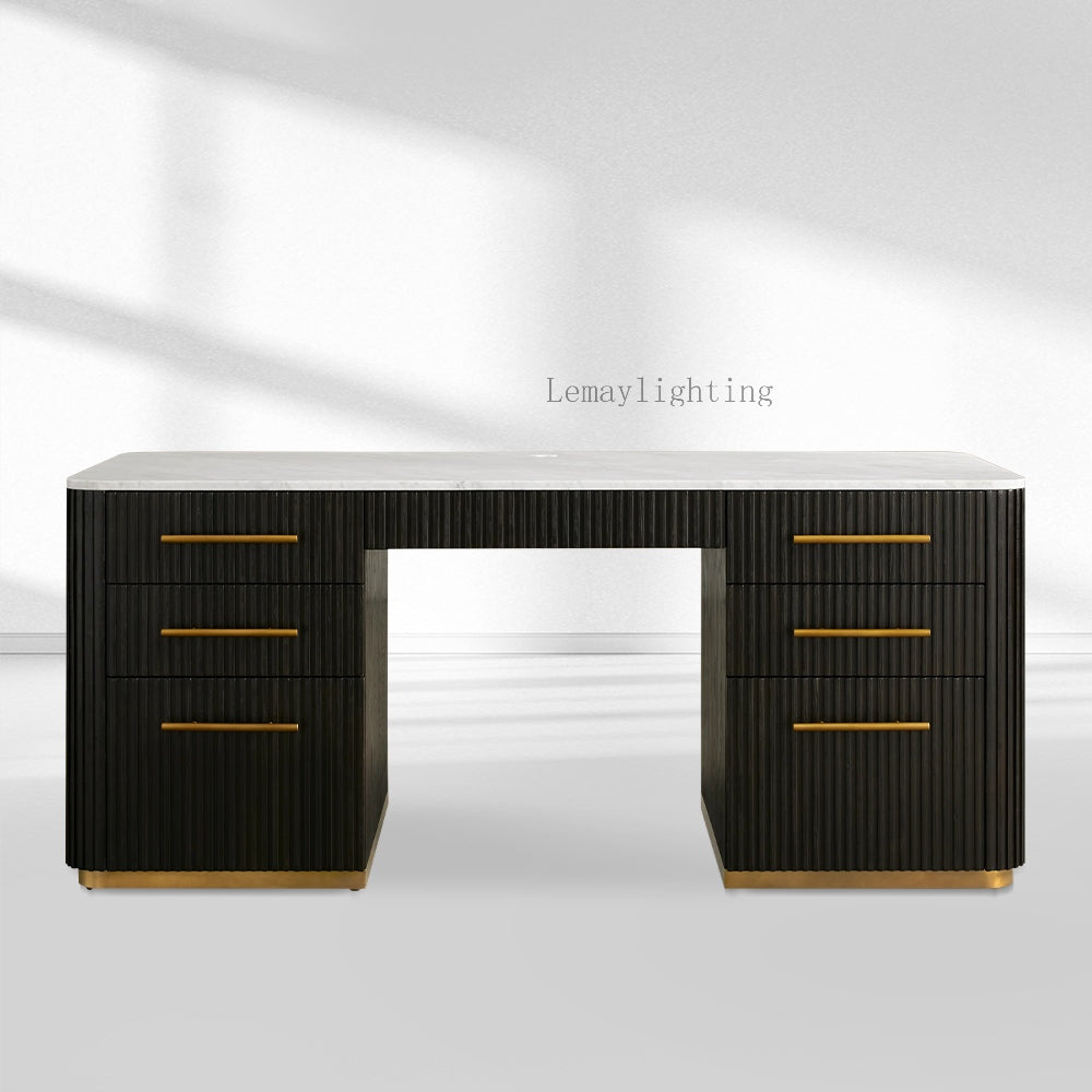 FinRegal Executive Desk