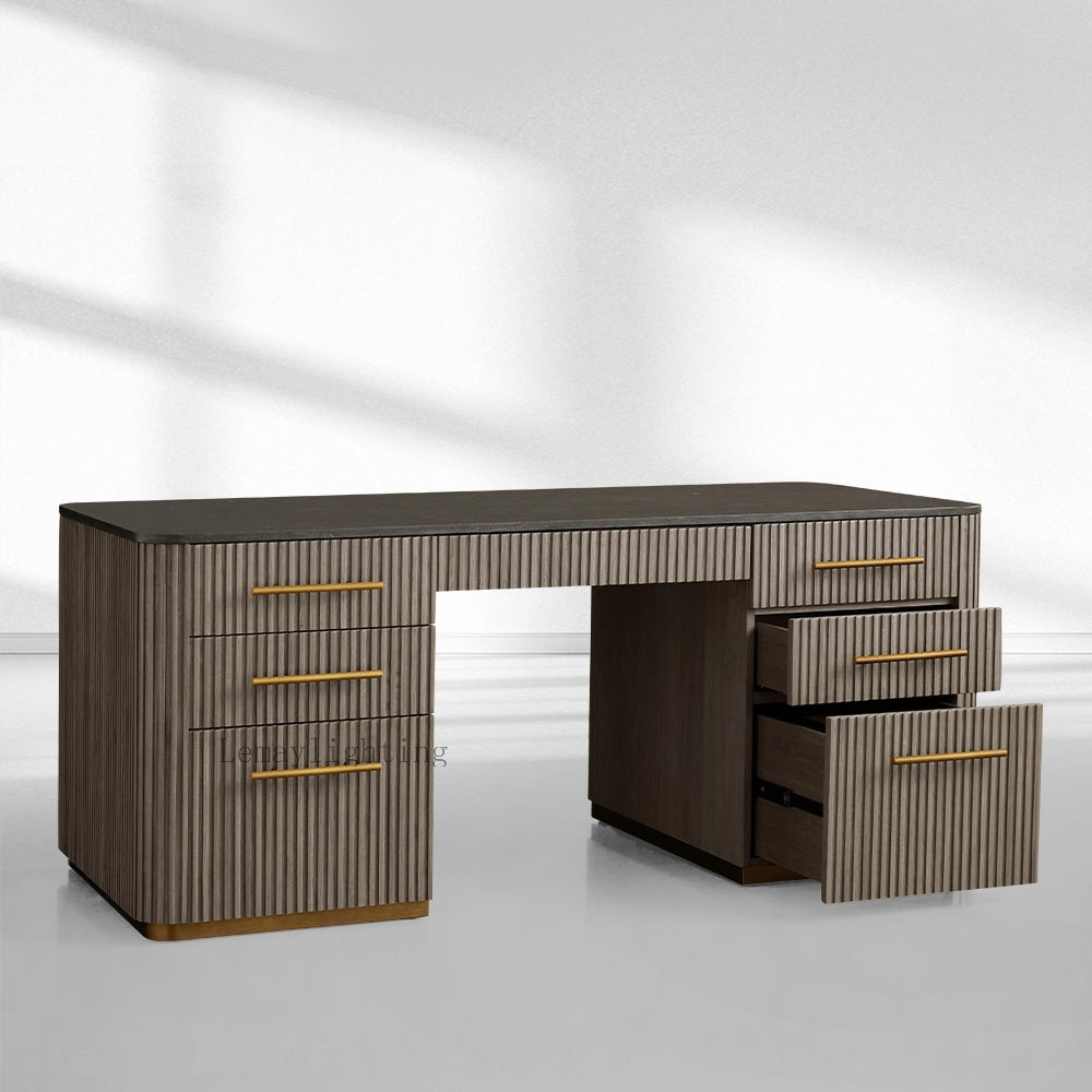 FinRegal Executive Desk