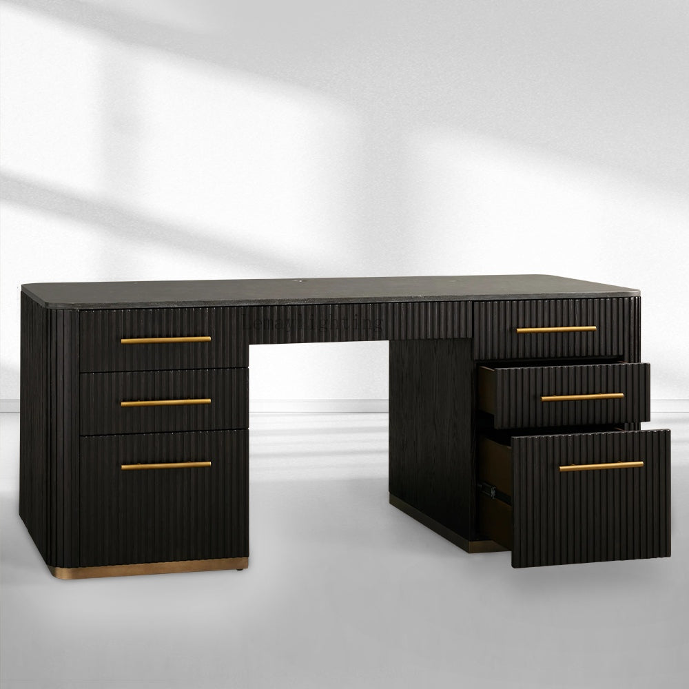 FinRegal Executive Desk