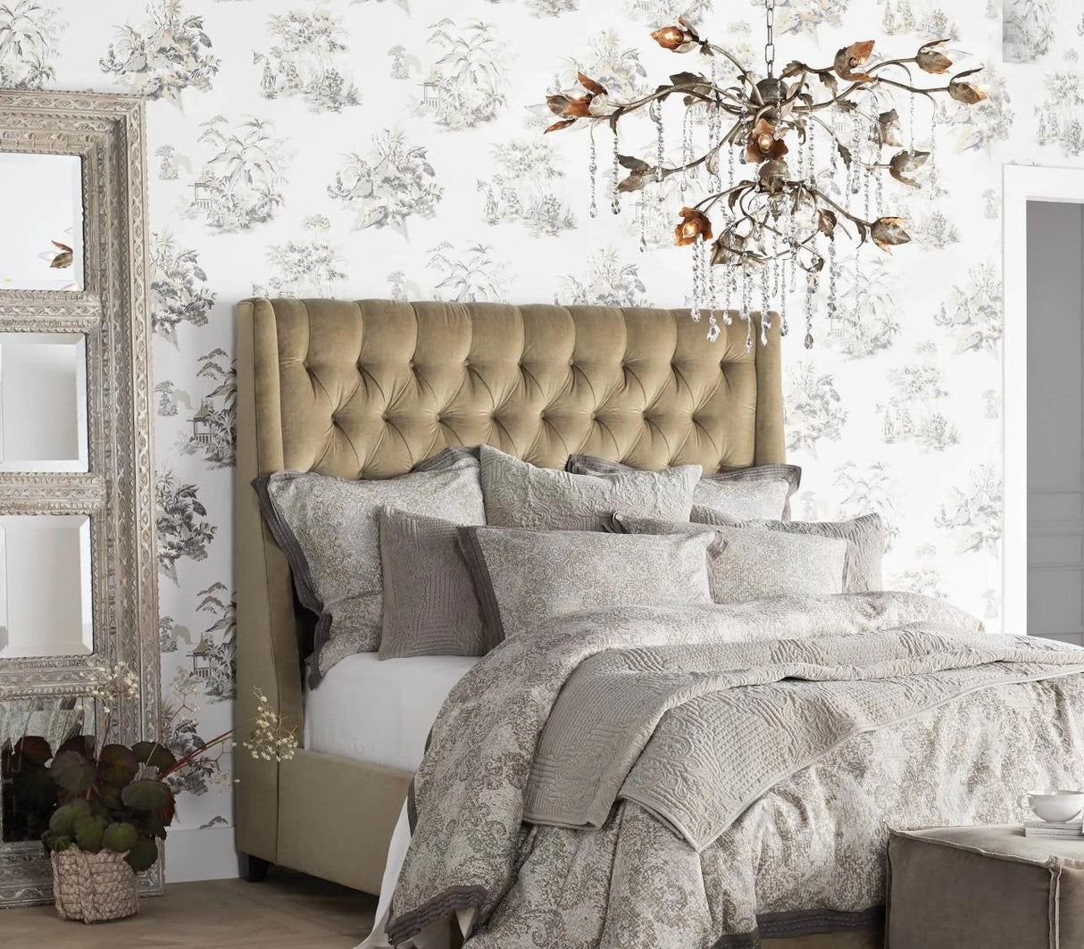 Uma Round Chandelier