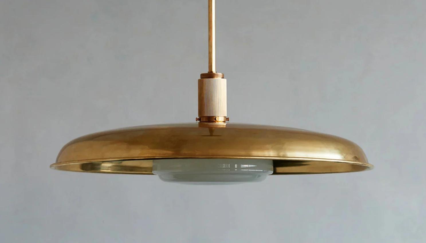 ROMAN AND WILLIAMS GUILD OSCAR PENDANT LIGHT