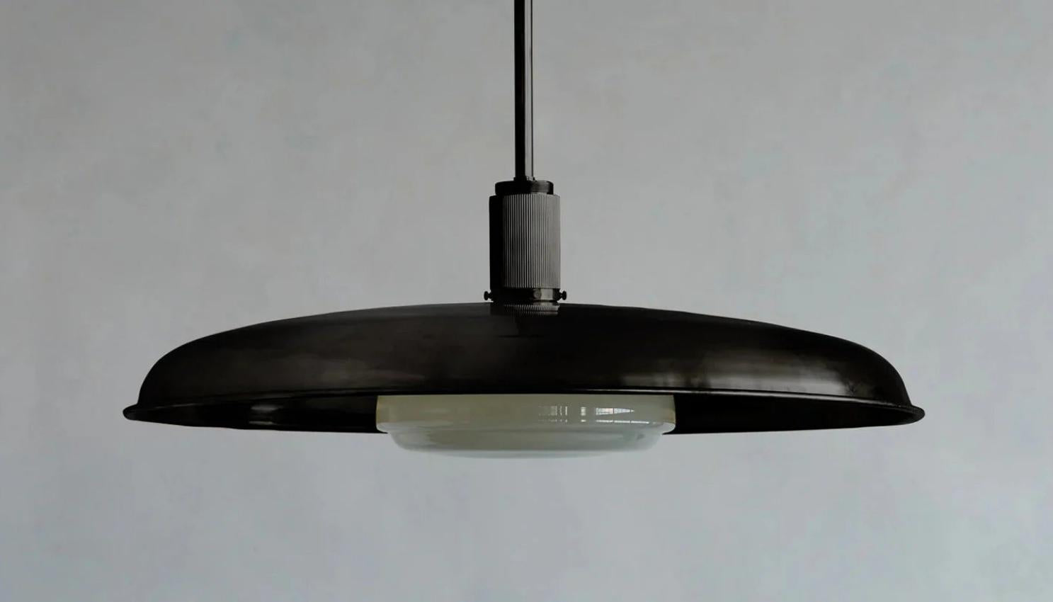 ROMAN AND WILLIAMS GUILD OSCAR PENDANT LIGHT