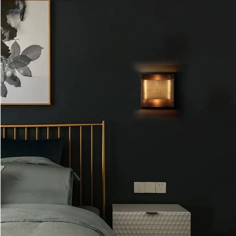 Daris Sconce