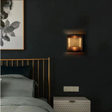 Daris Sconce