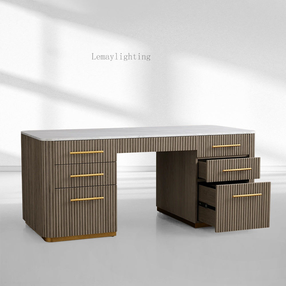 FinRegal Executive Desk