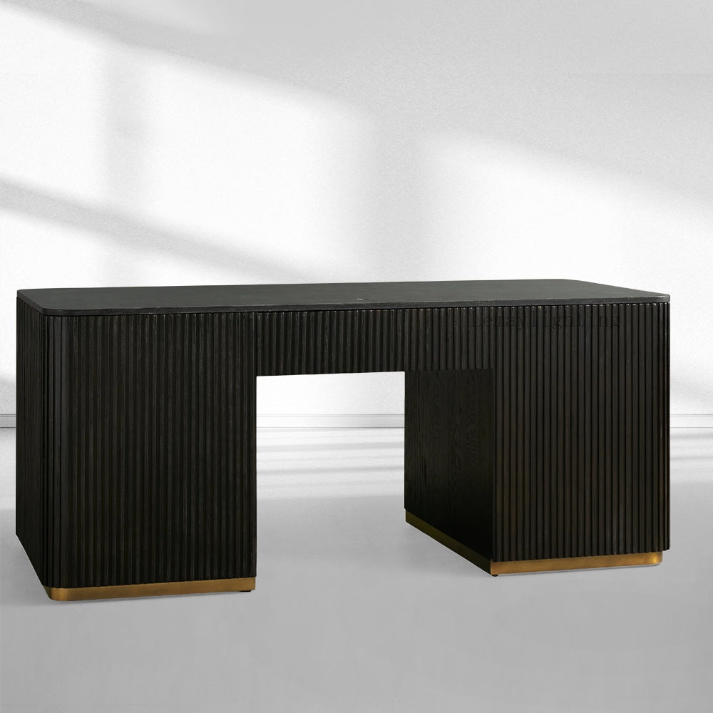 FinRegal Executive Desk