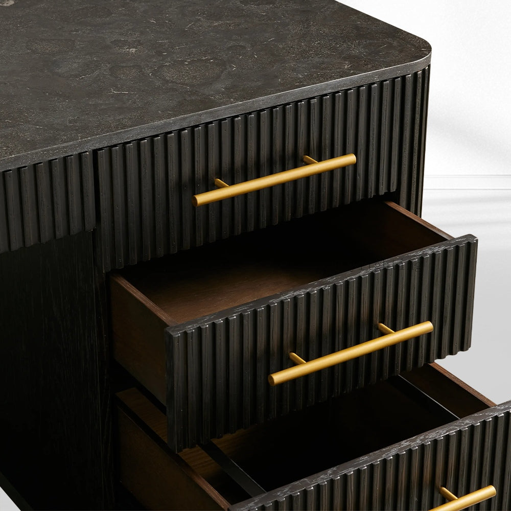 FinRegal Executive Desk