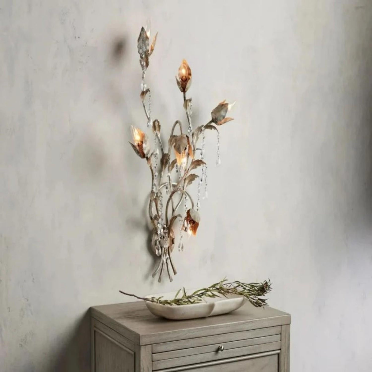 Uma Sconce