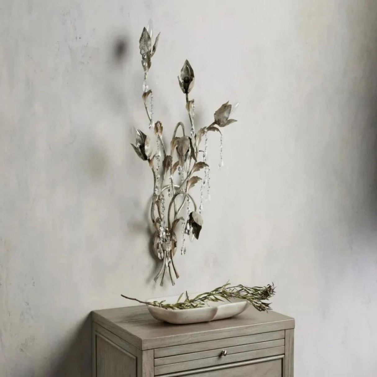 Uma Sconce