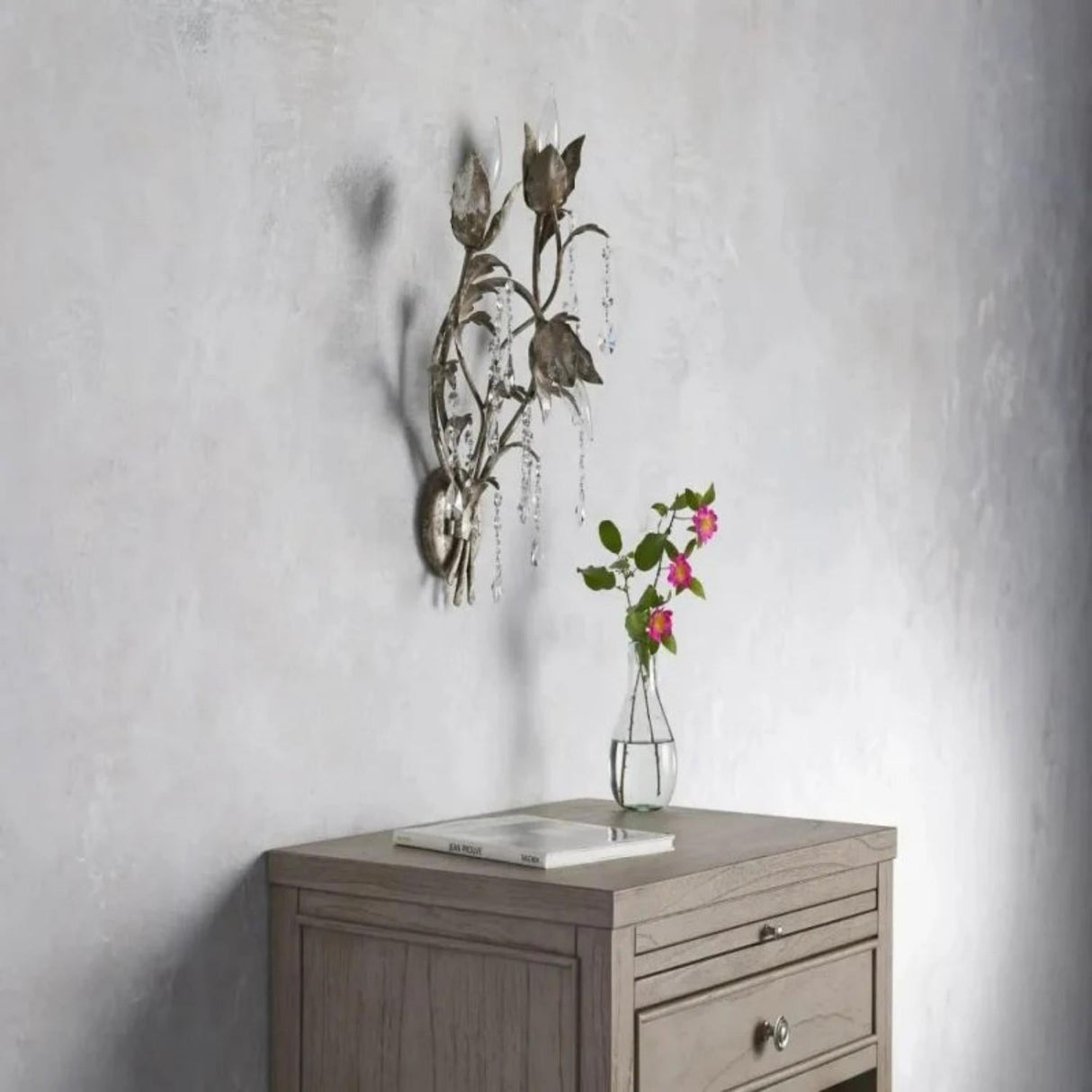 Uma Sconce